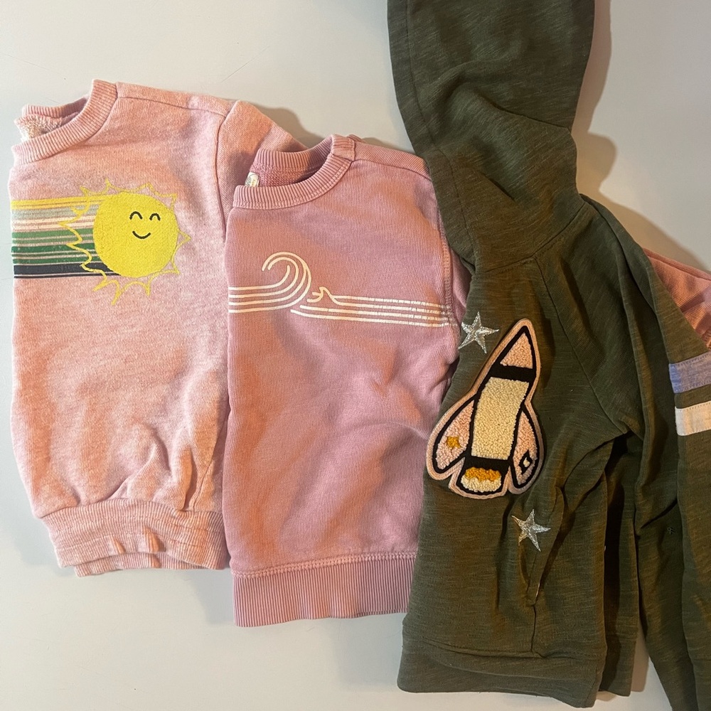 sweatshirt + hoodie bundle